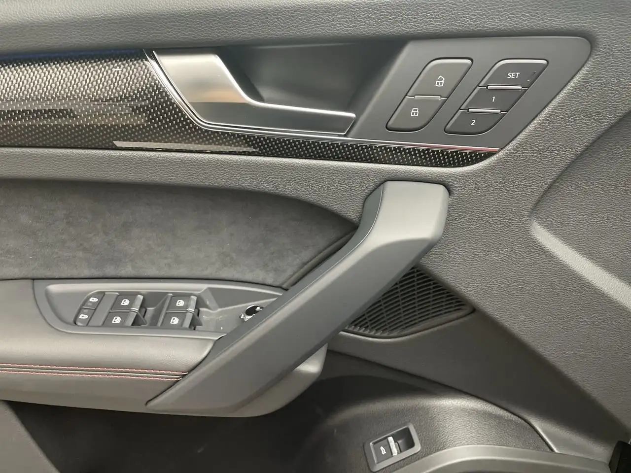 Audi SQ5 снимка Audi SQ5