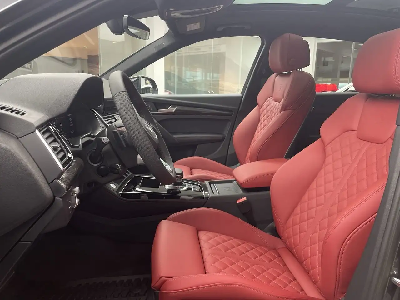 Audi SQ5 снимка Audi SQ5