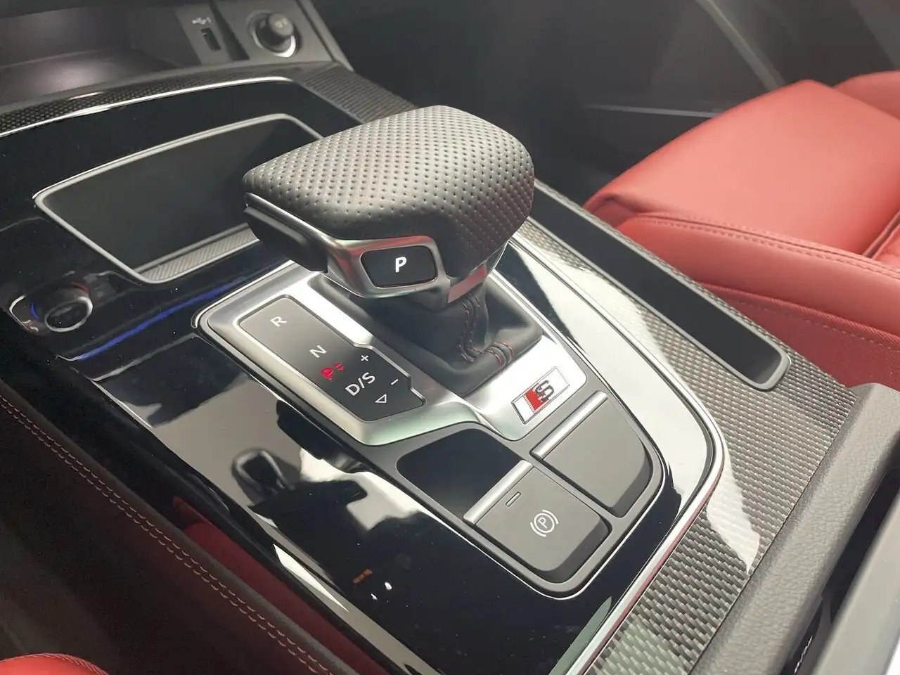 Audi SQ5 снимка Audi SQ5