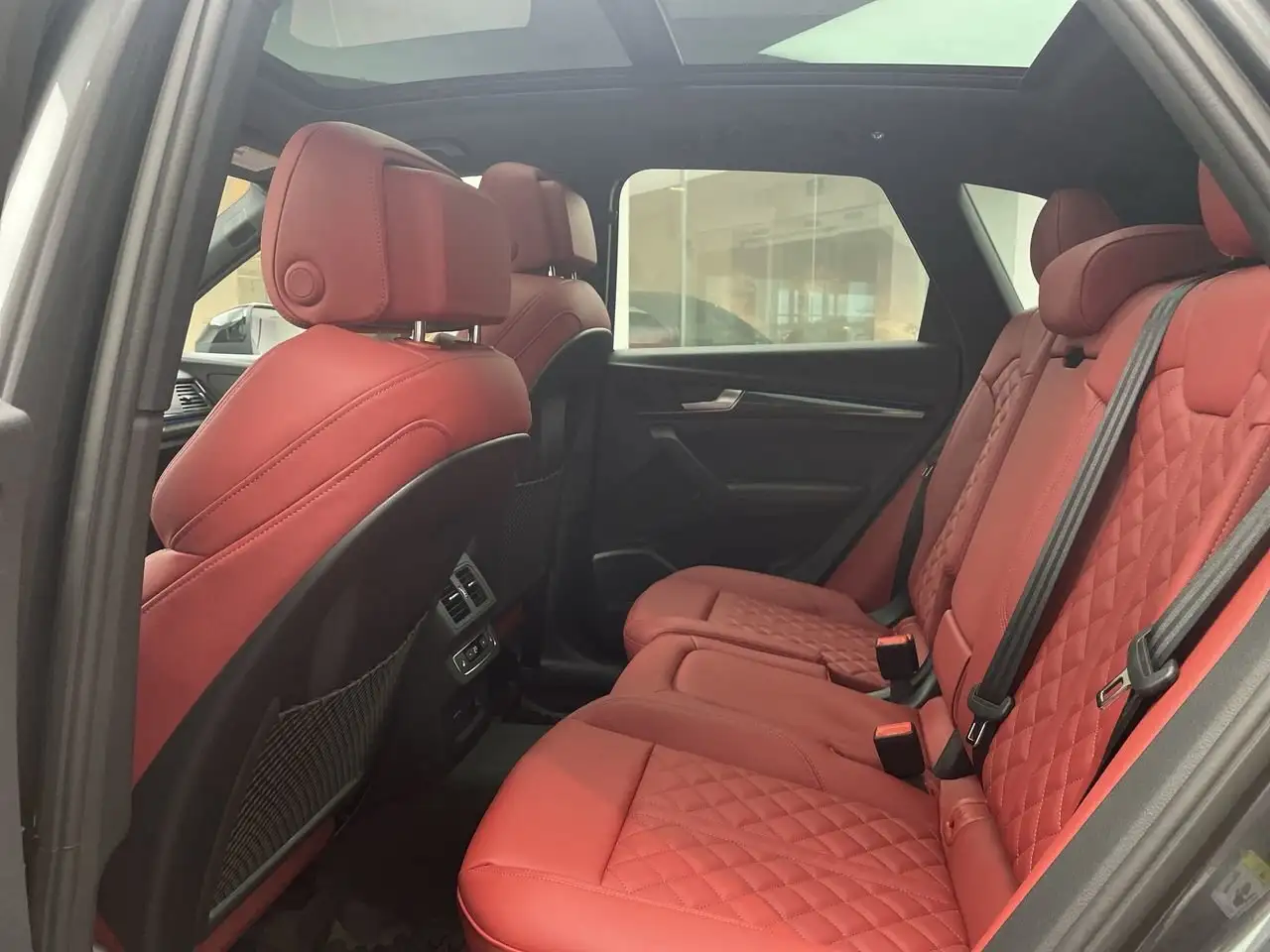 Audi SQ5 снимка Audi SQ5