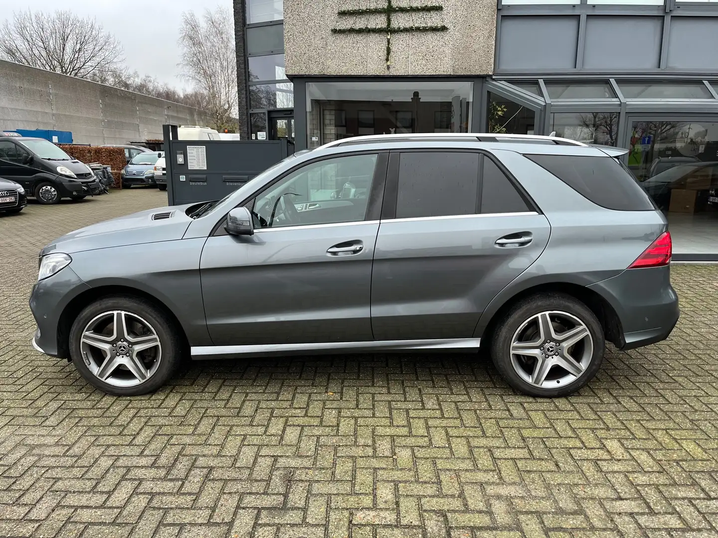 Mercedes-Benz GLE 500 e 4-Matic PHEV Grey - 2