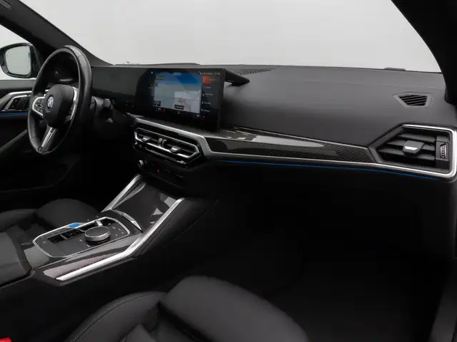 BMW I4 view 23