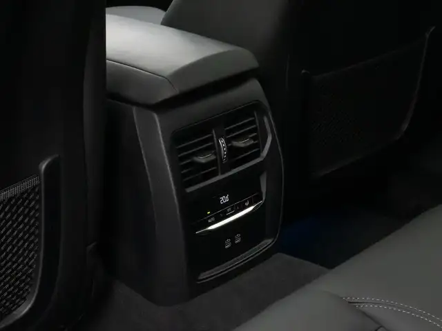 BMW I4 view 27