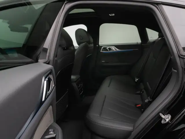 BMW I4 view 25