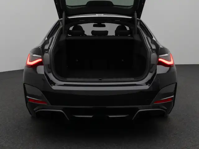 BMW I4 view 13
