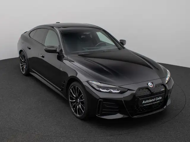 BMW I4 view 3