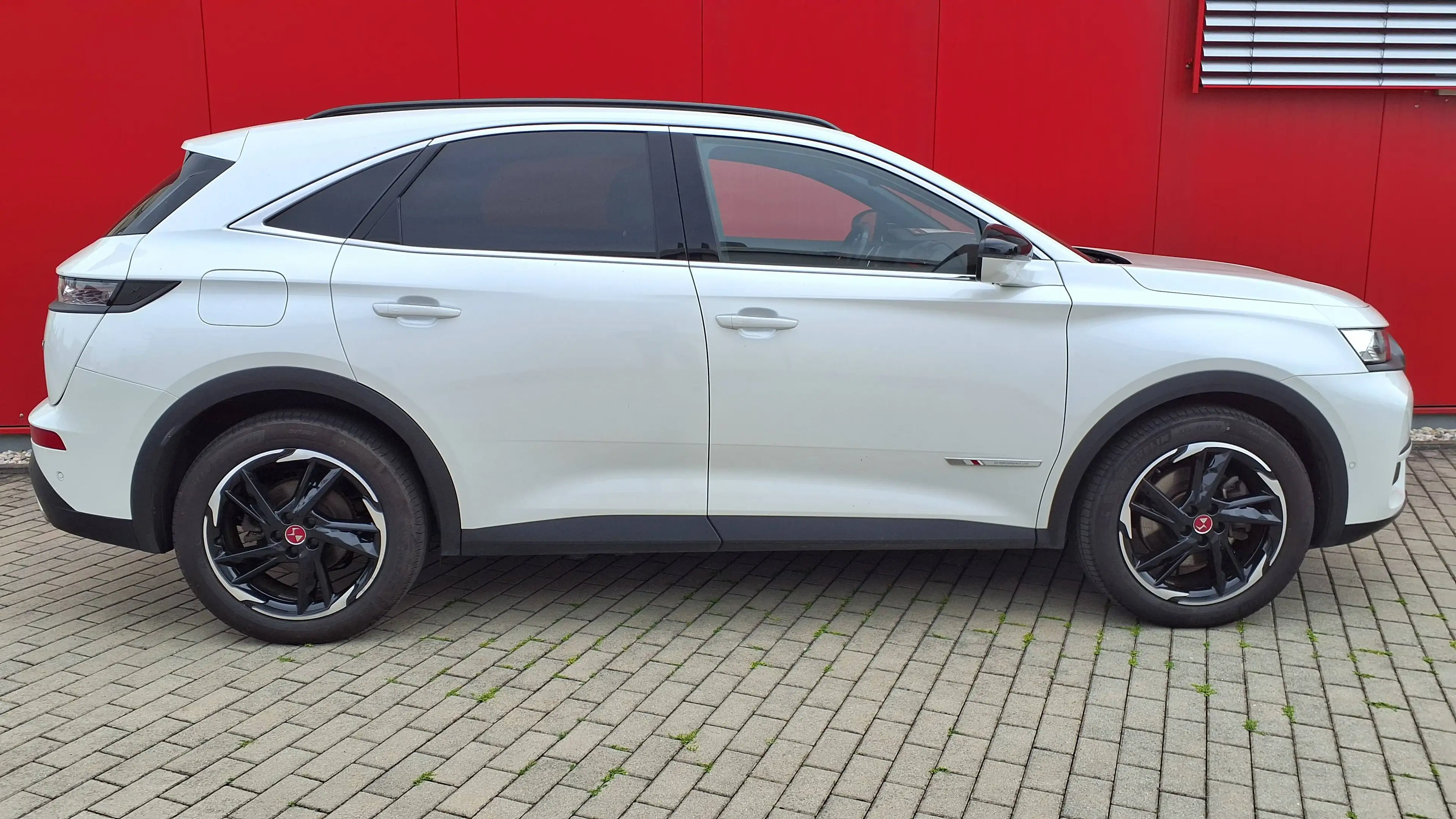 DS Automobiles DS 7 Crossback E-Tense 300 4x4 Performance Line+ — photo 3