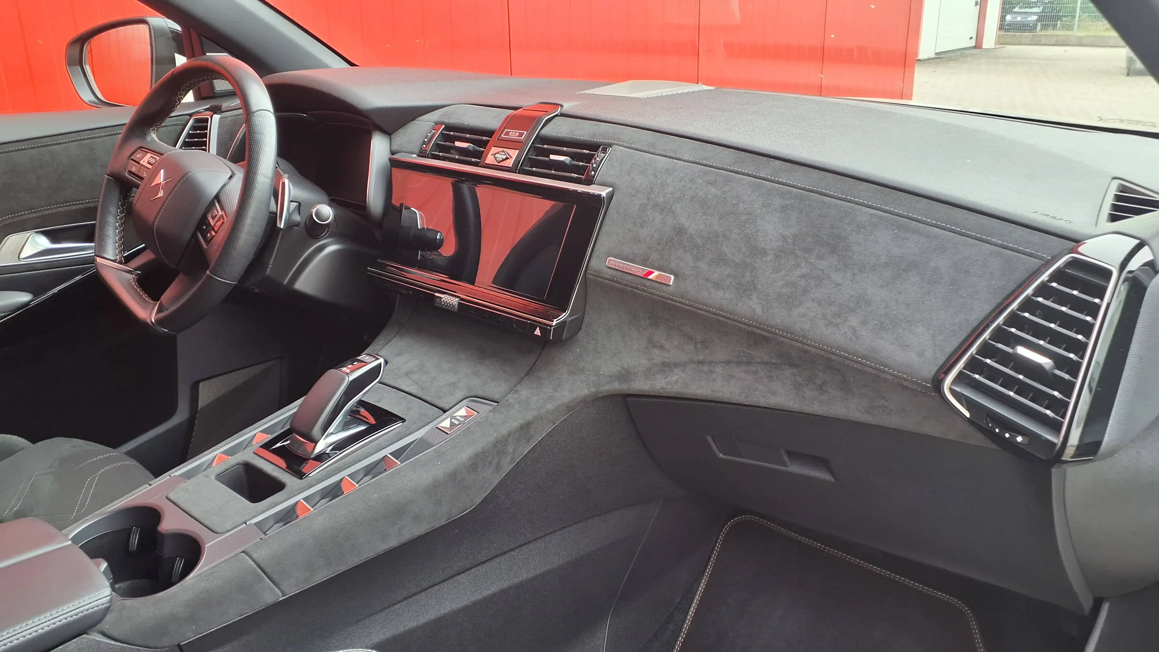 DS Automobiles DS 7 Crossback E-Tense 300 4x4 Performance Line+ — photo 11