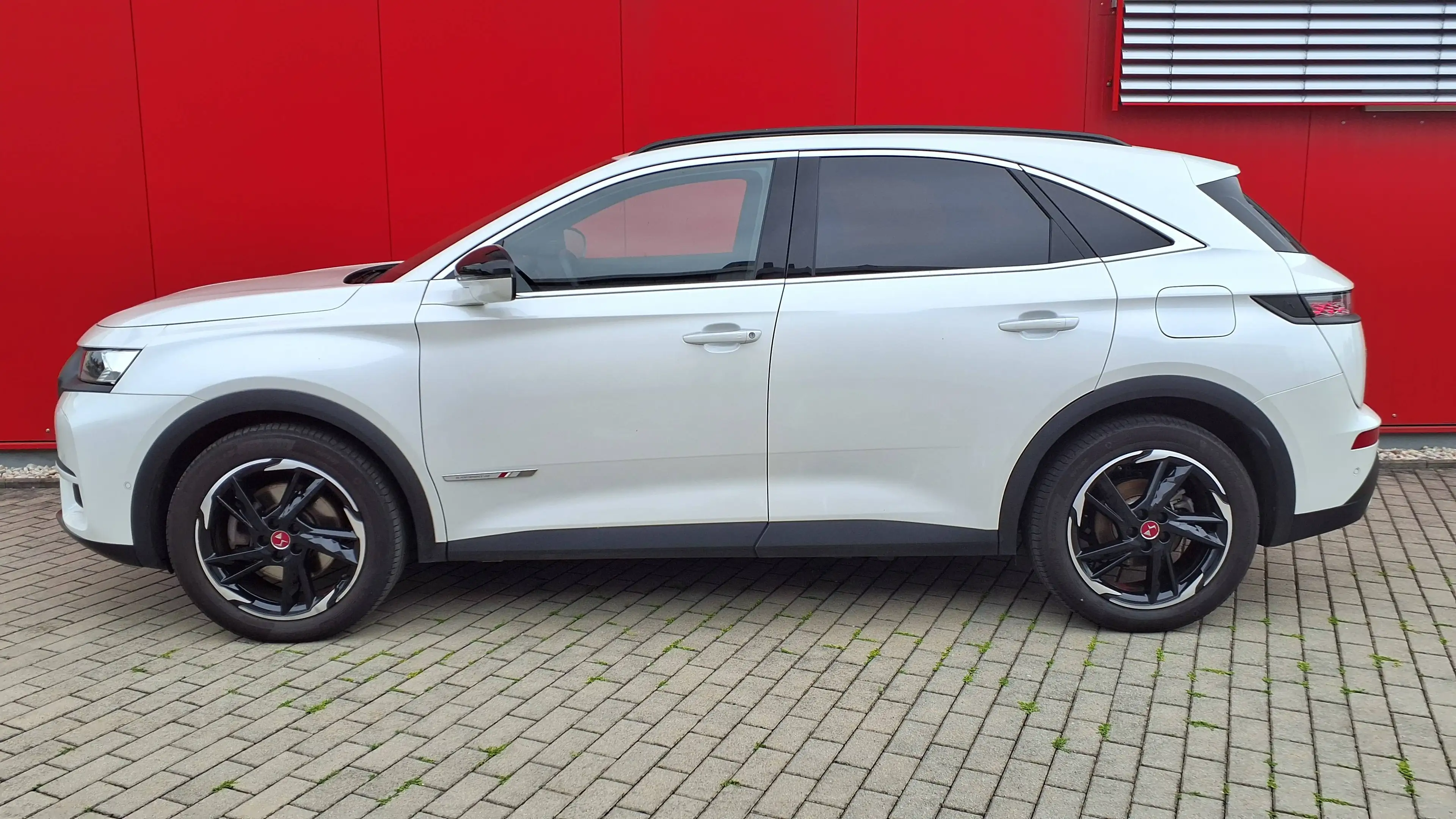 DS Automobiles DS 7 Crossback E-Tense 300 4x4 Performance Line+ — photo 2