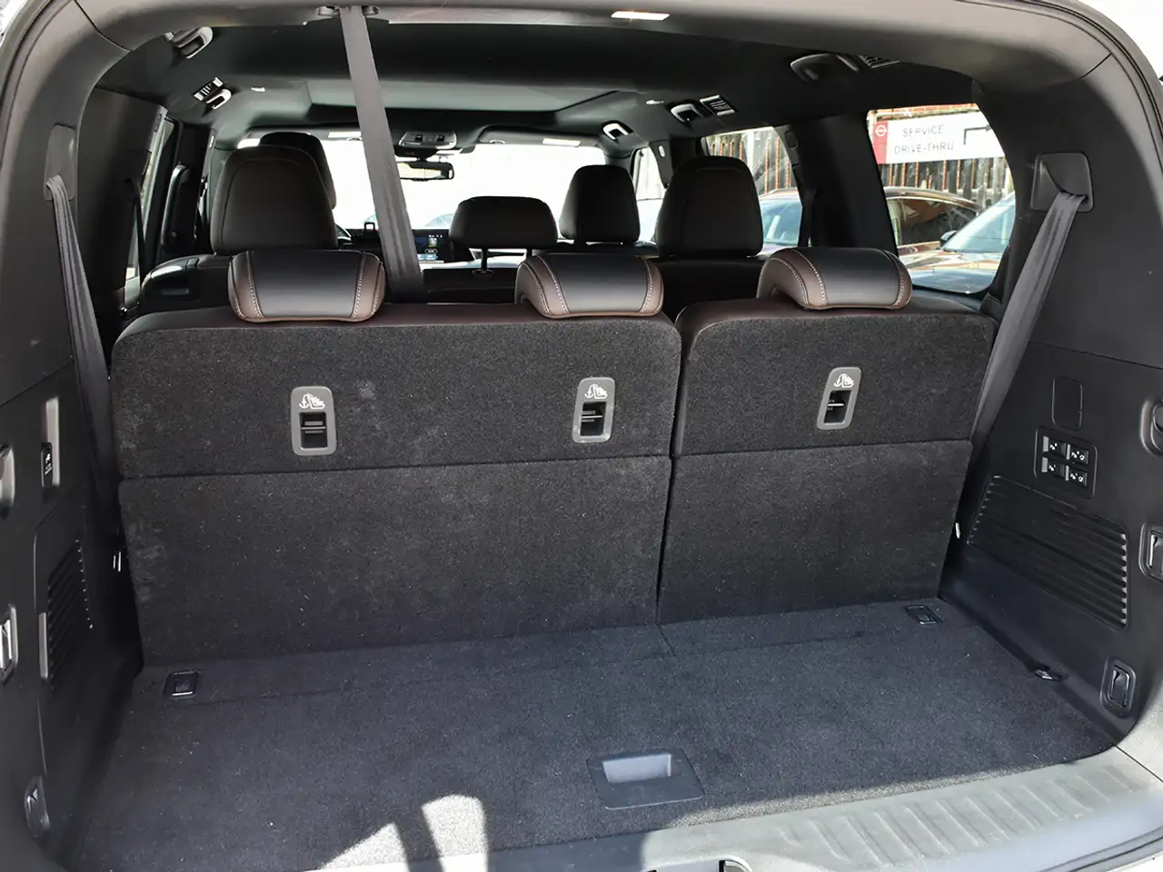 Nissan Armada снимка Nissan Armada
