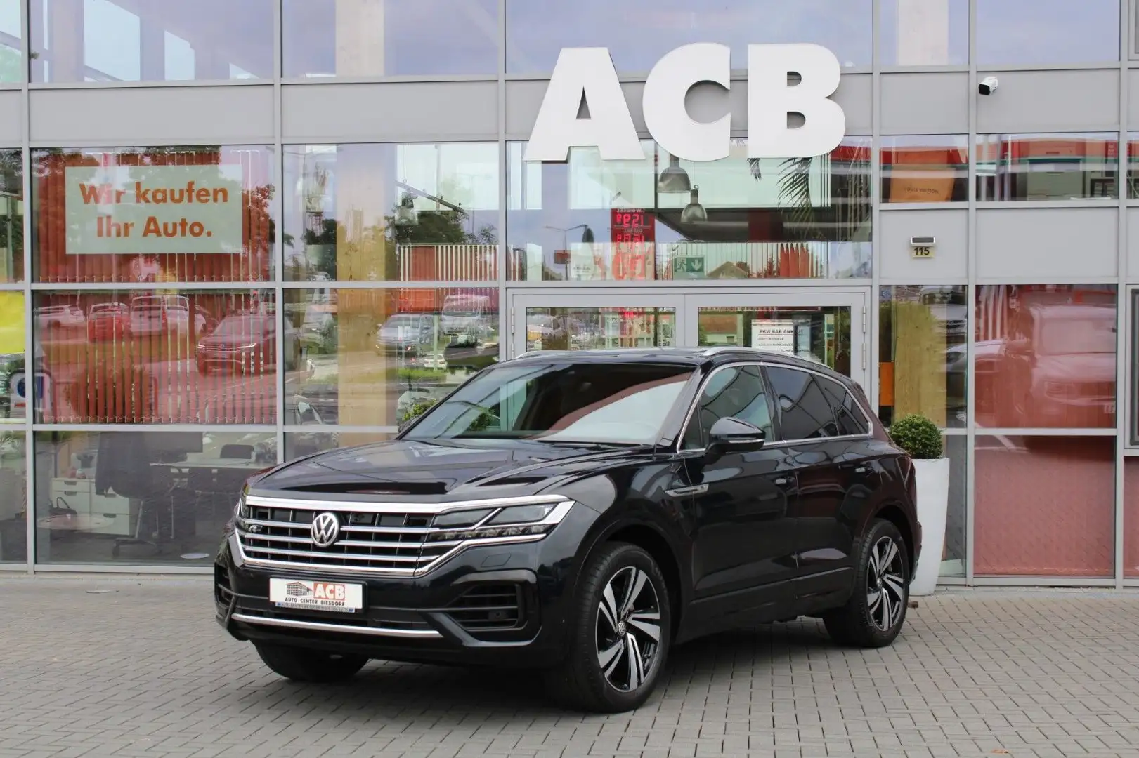 Volkswagen Touareg R-Line IQ LED Pano Stdhzg AHK Nachtsicht Azul - 1