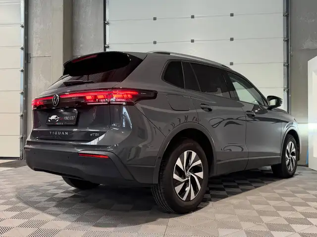 Volkswagen Tiguan view 8