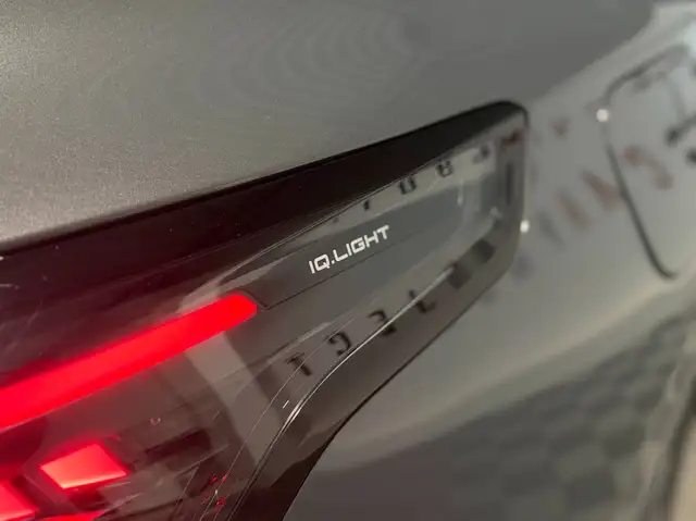 Volkswagen Tiguan view 11