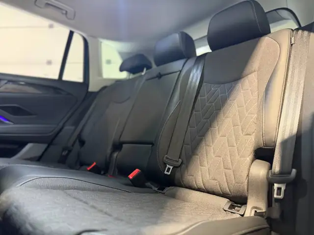 Volkswagen Tiguan view 21