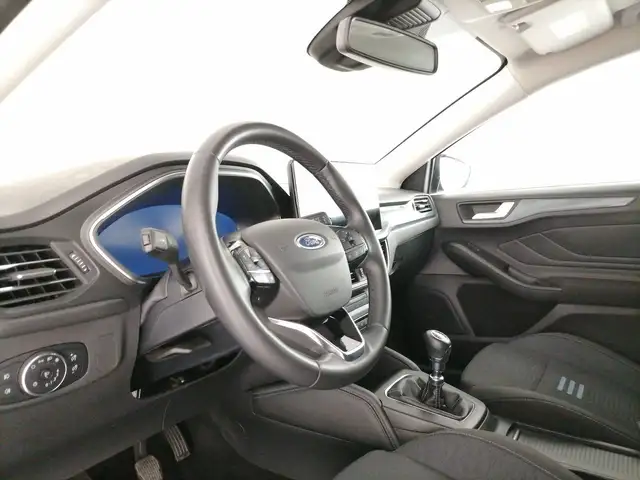 Ford Focus view 11