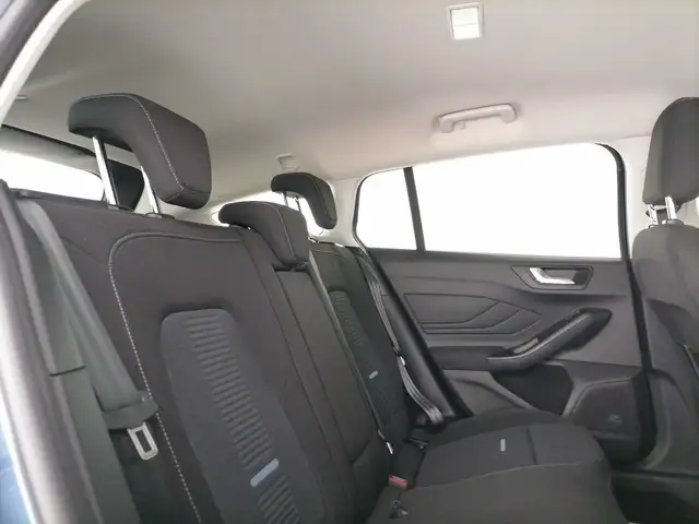 Ford Focus view 8