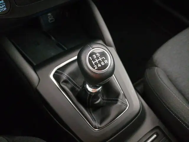 Ford Focus view 13