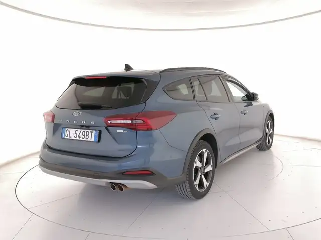 Ford Focus view 2