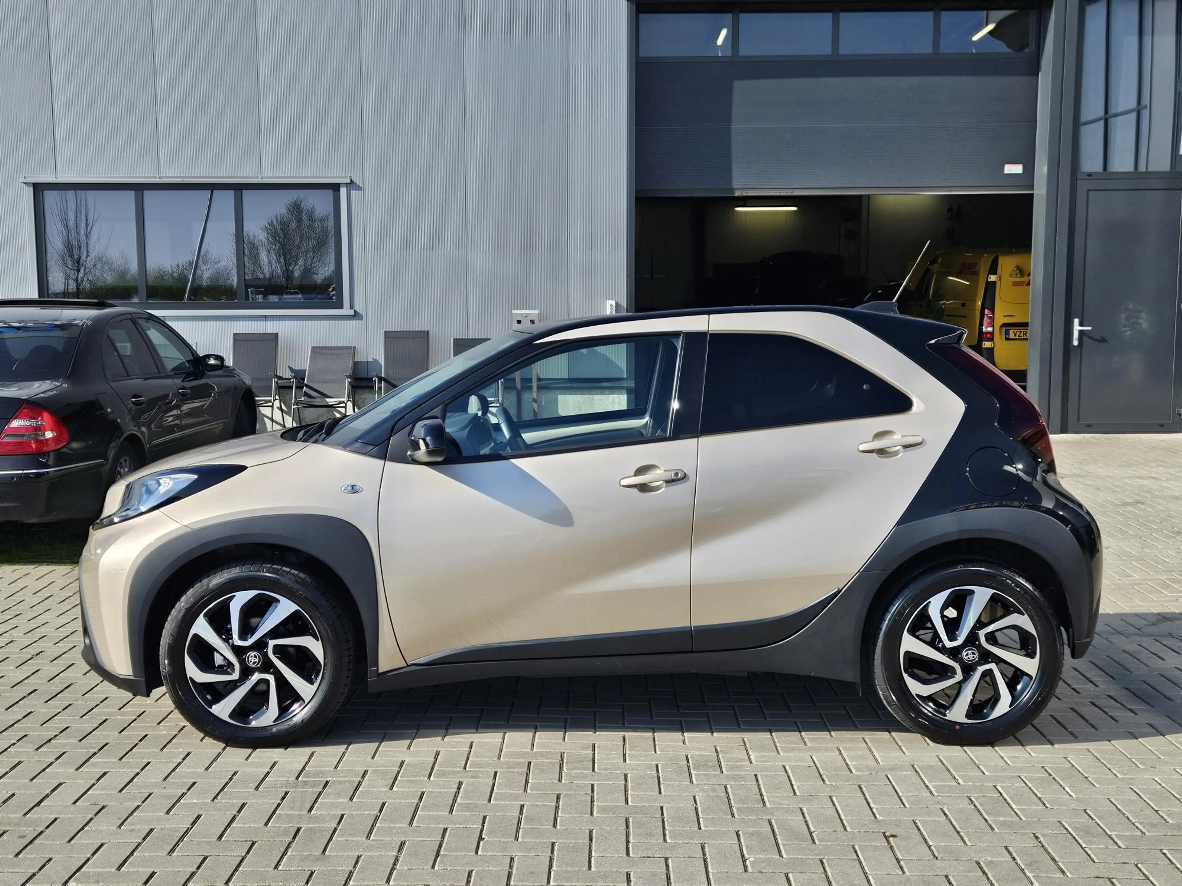 Toyota Aygo X 1.0 VVT-i MT Pulse Two Tone Fabrieksgarantie — photo 7