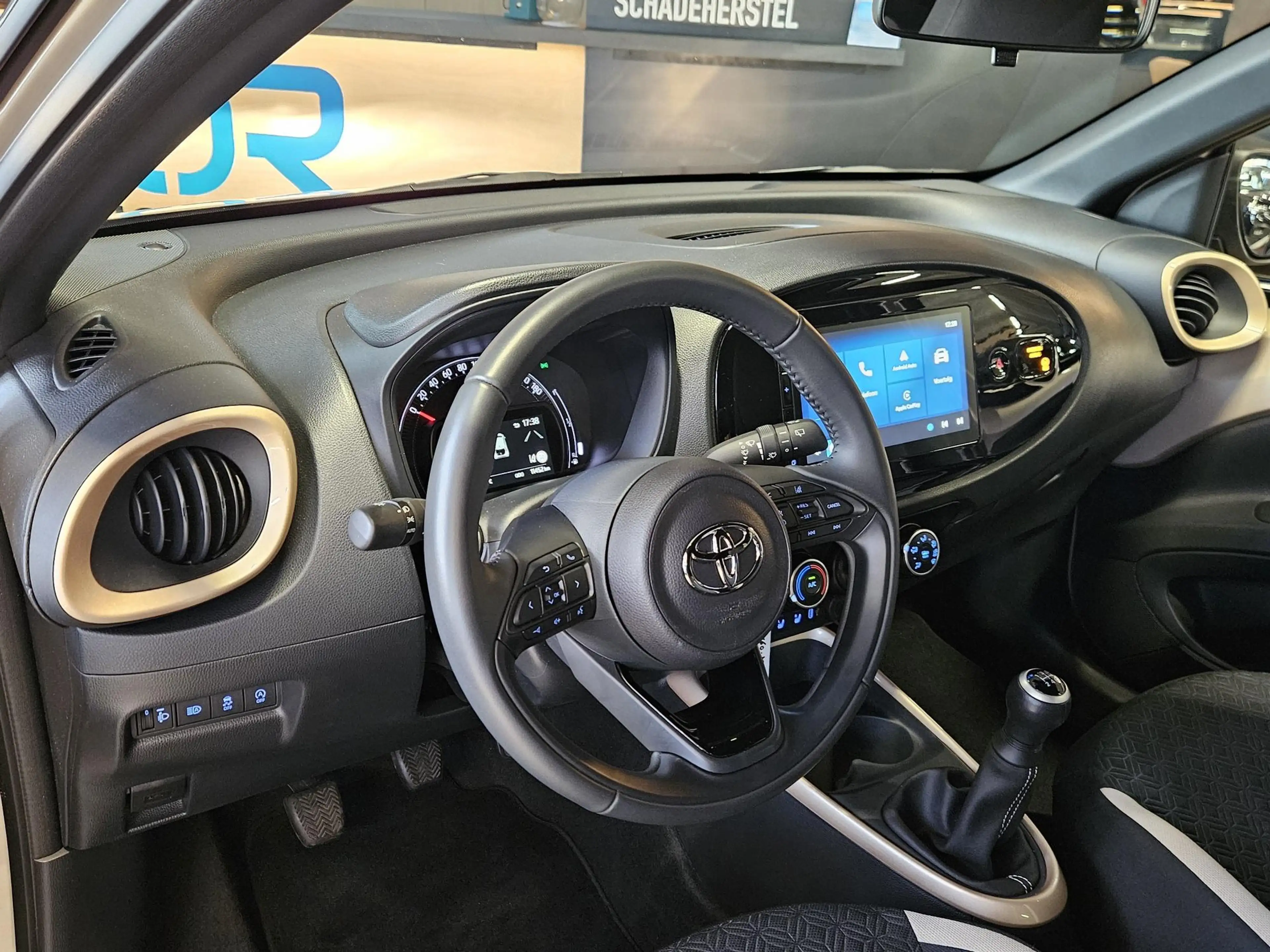 Toyota Aygo X 1.0 VVT-i MT Pulse Two Tone Fabrieksgarantie — photo 10