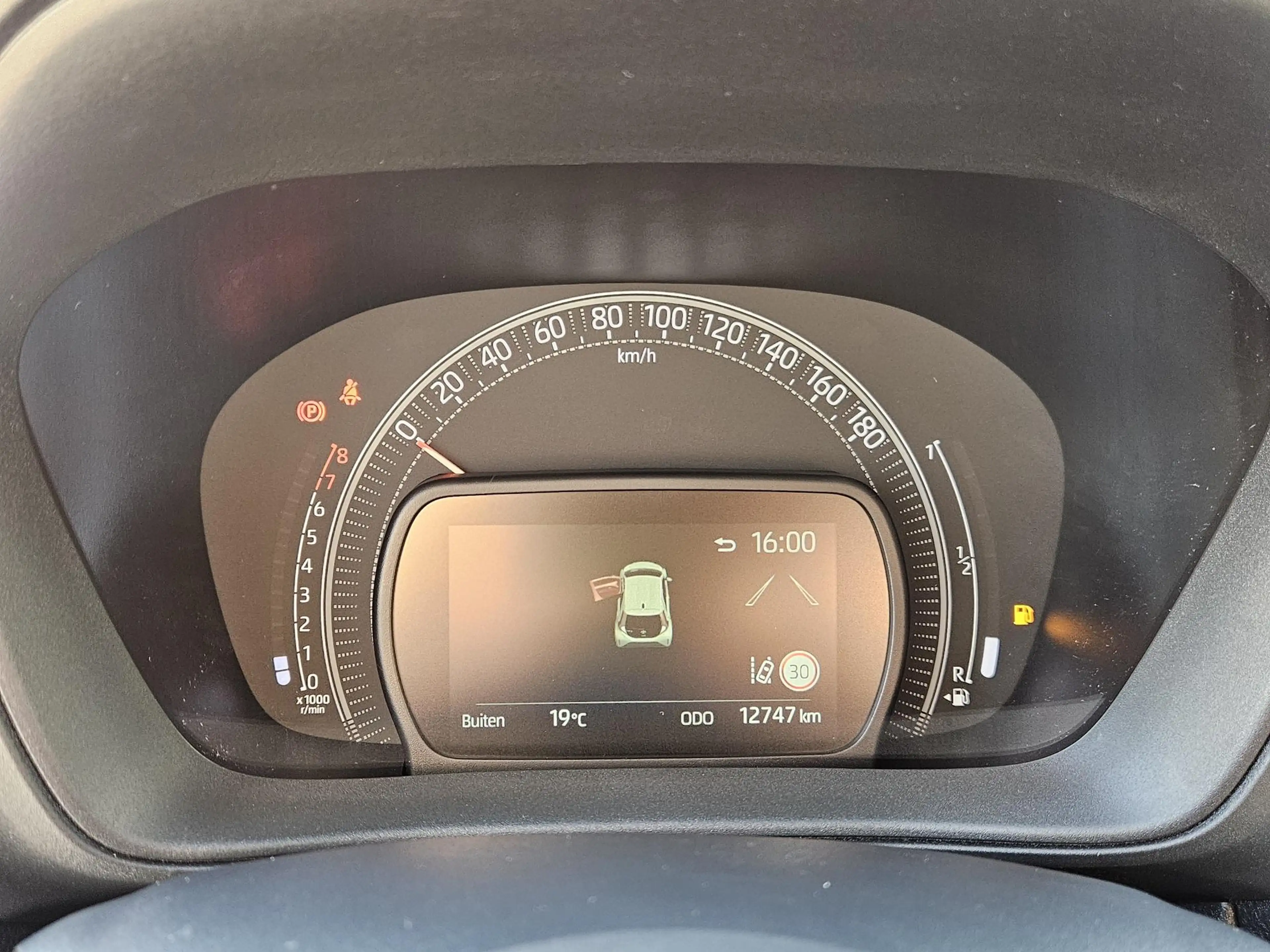Toyota Aygo X 1.0 VVT-i MT Pulse Two Tone Fabrieksgarantie — photo 11