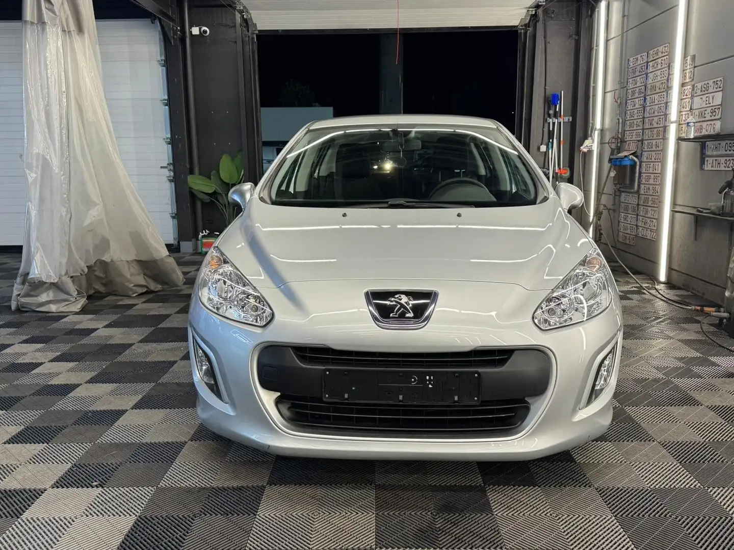 Peugeot 308 1.4i benzine bj. 2012 91000km Euro 5 Gri - 1