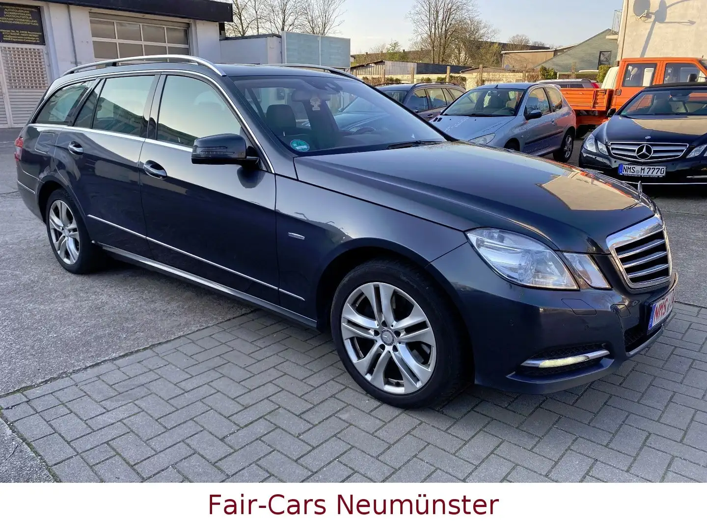 Mercedes-Benz E 350 CDI T BlueEFFICIENCY AVANTGARDE 2.Hand. Gris - 2