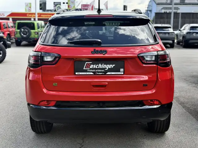 Jeep Compass view 3