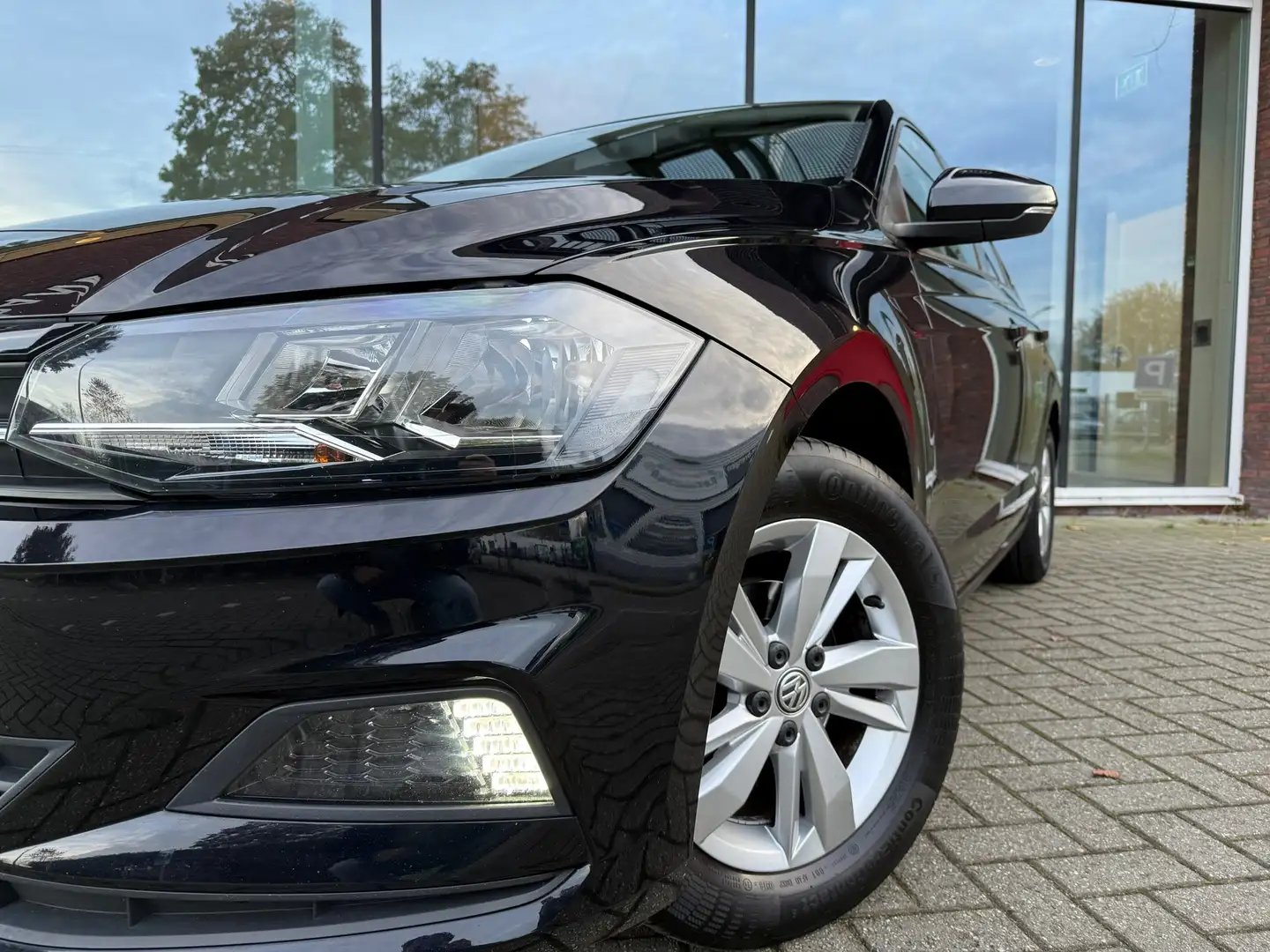 Volkswagen Polo 1.0 TSI Comfortline Business - Automaat - Navi - A Noir - 2