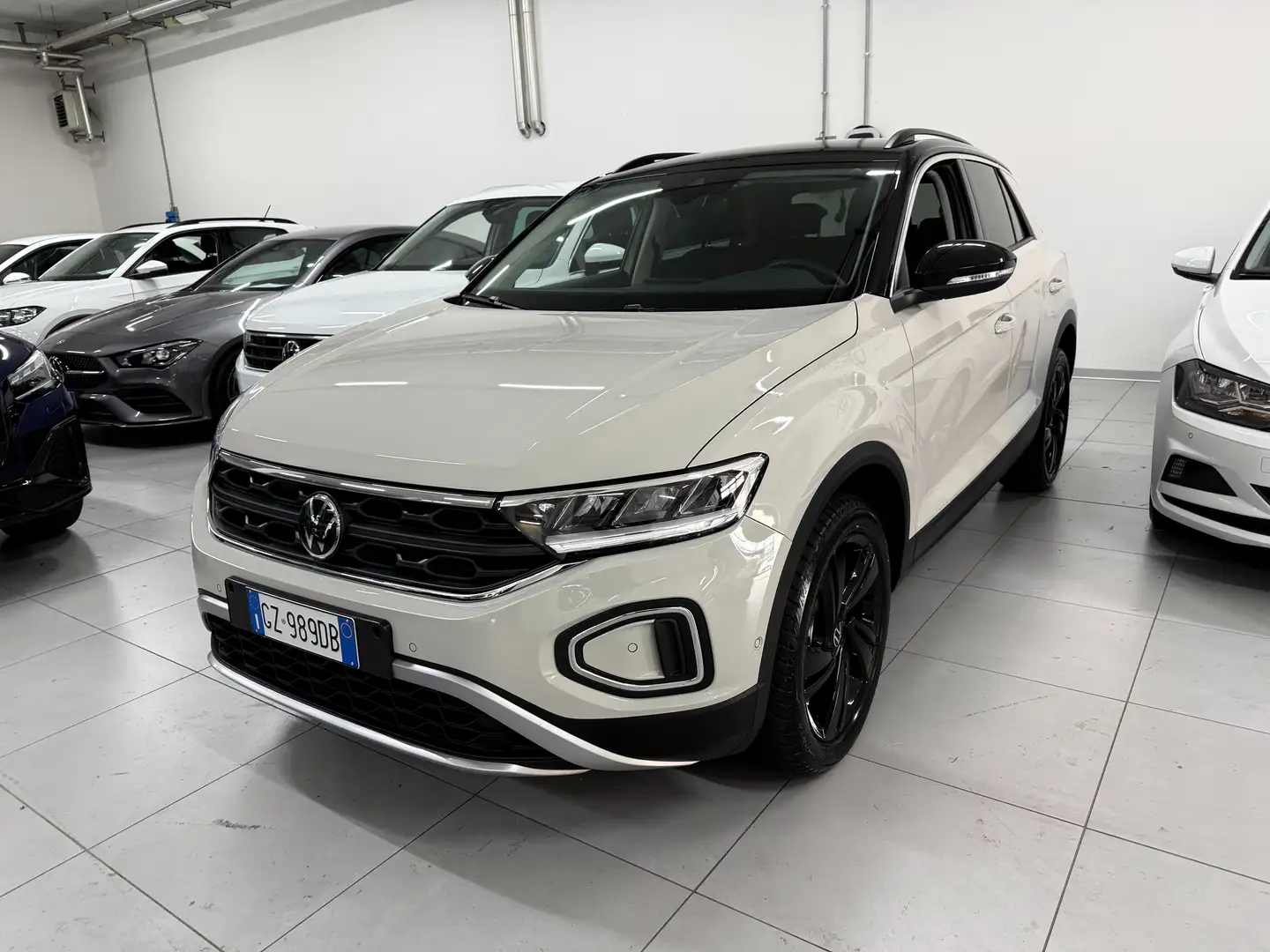 Volkswagen T-Roc T-Roc 1.0 tsi Sport 115cv AZIENDALE Beige - 1