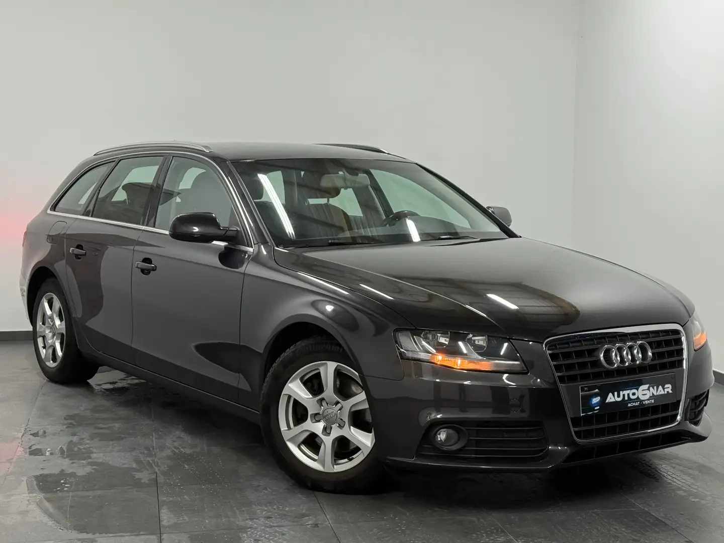 Audi A4 A4 2.0 TDi Navi - 1erMain - Carnet Zwart - 1
