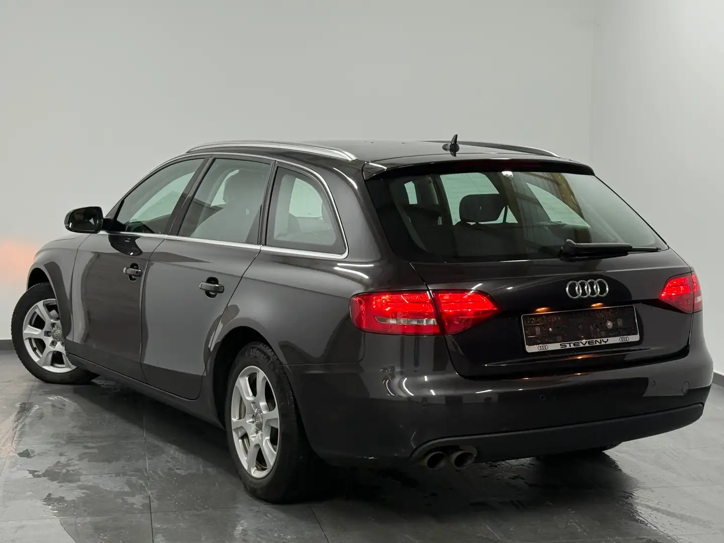 Audi A4 A4 2.0 TDi Navi - 1erMain - Carnet Zwart - 2