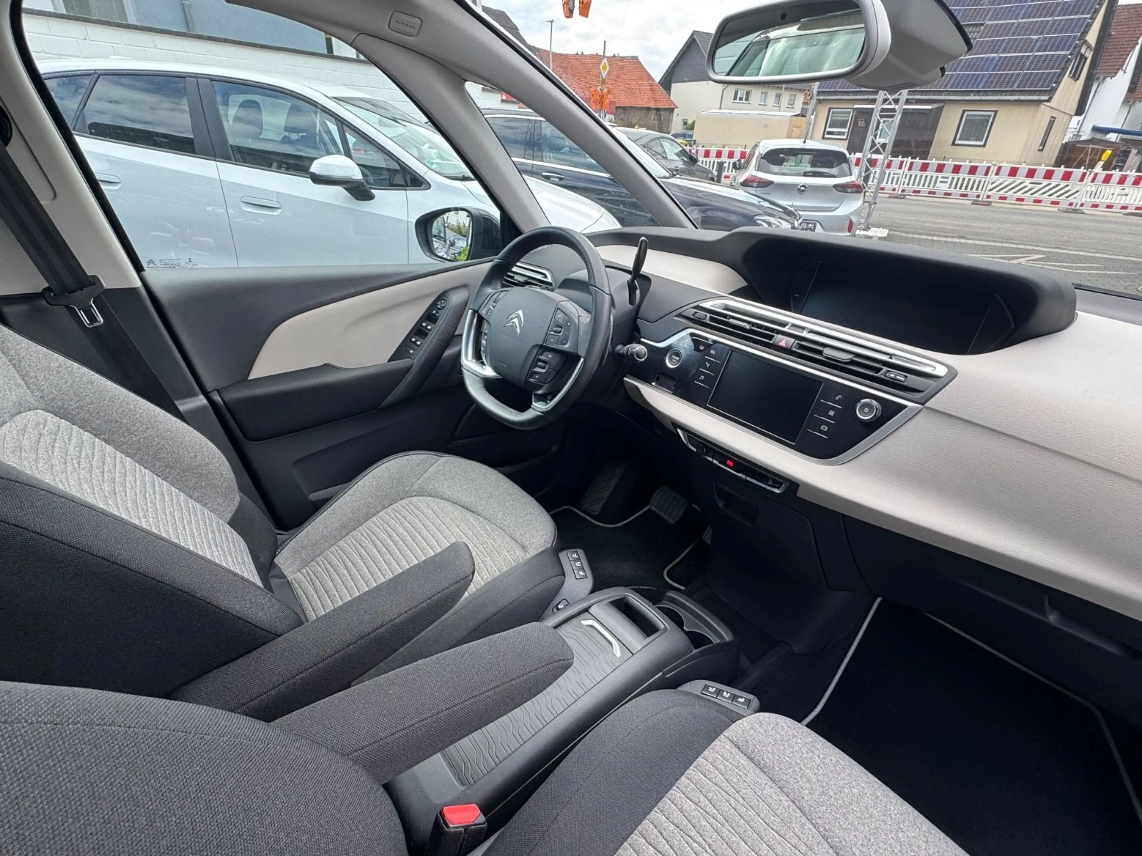 Citroen Grand C4 Picasso /Spacetourer  7-Sitzer — photo 4