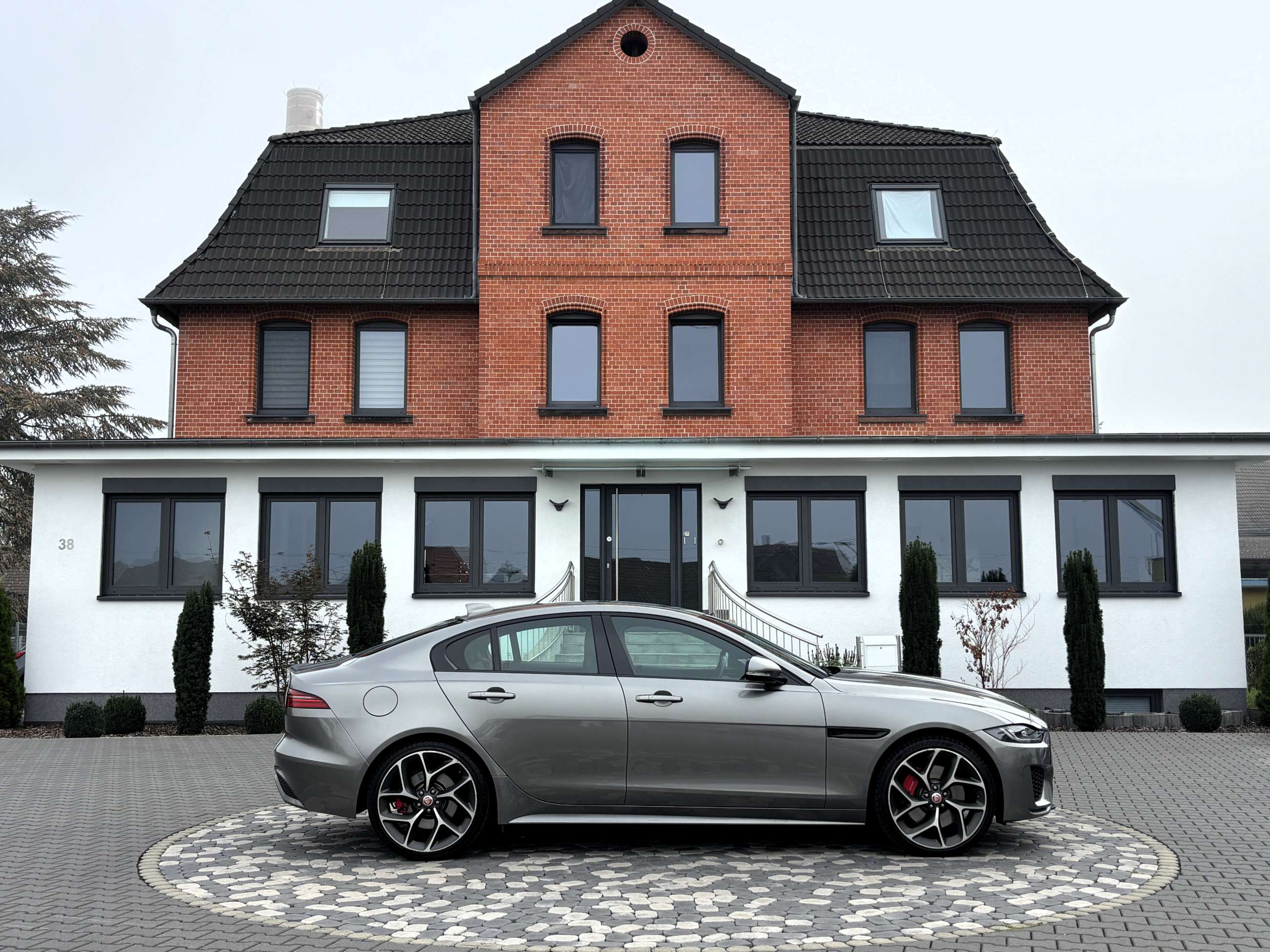 2020 Jaguar XE