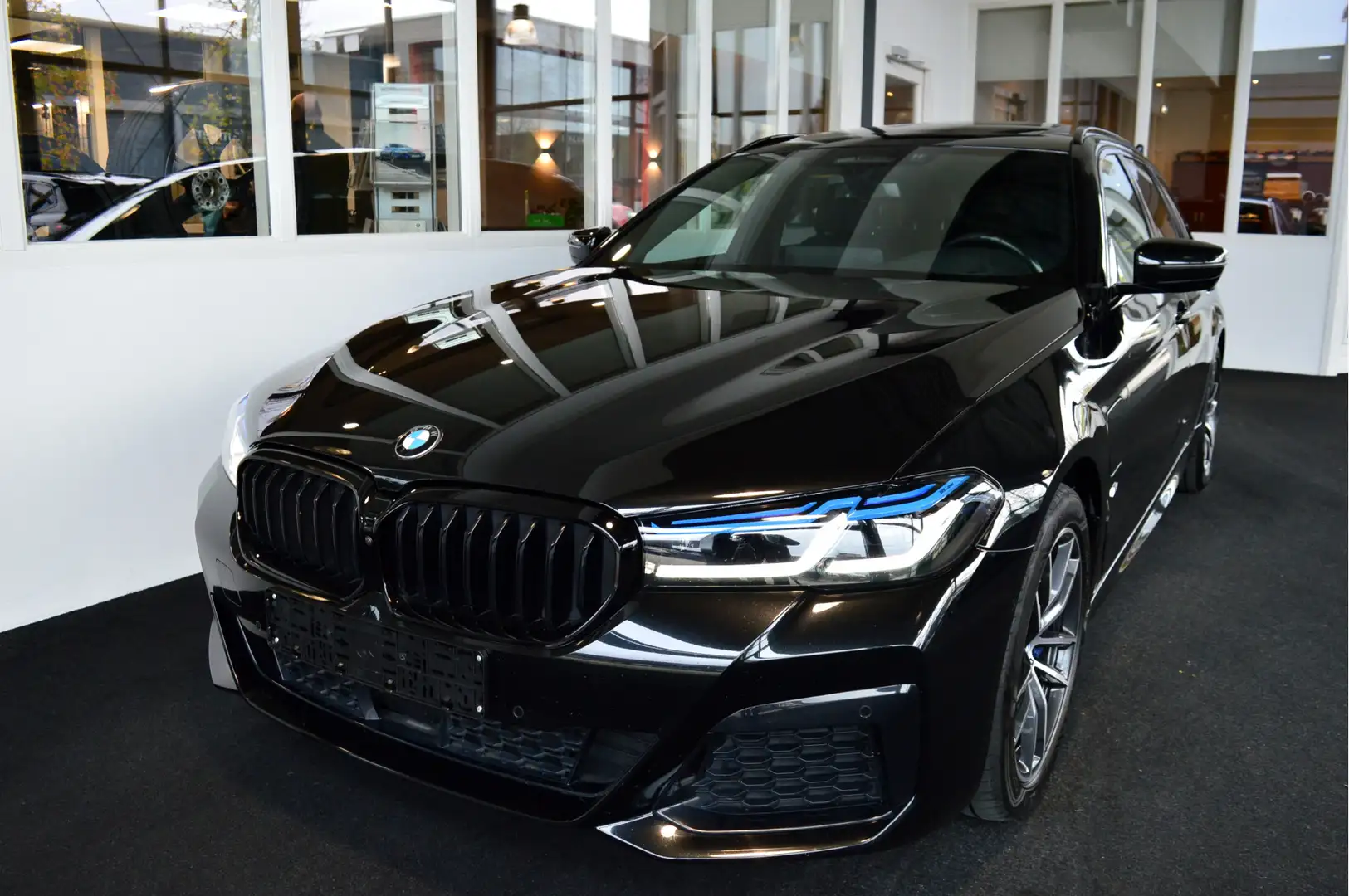 BMW 530 5-serie Touring 530e Hybride M-Sportedition | Comf Noir - 1