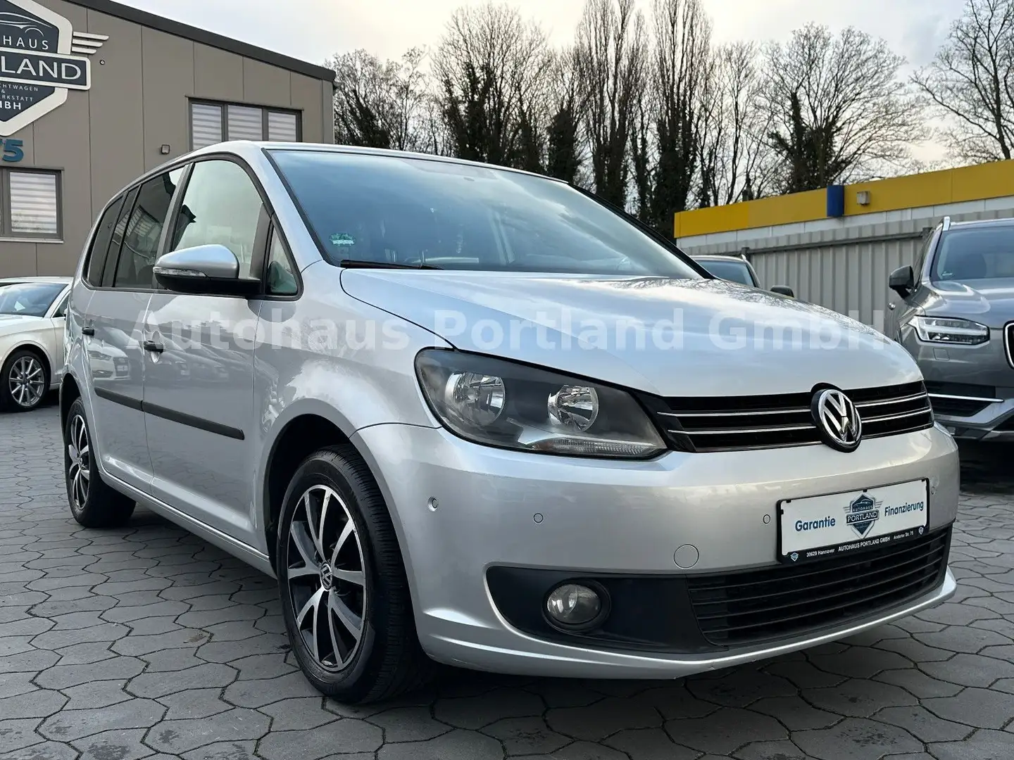 Volkswagen Touran Trendline BMT 1.6 TDI/S-Heft/PLS Plateado - 2