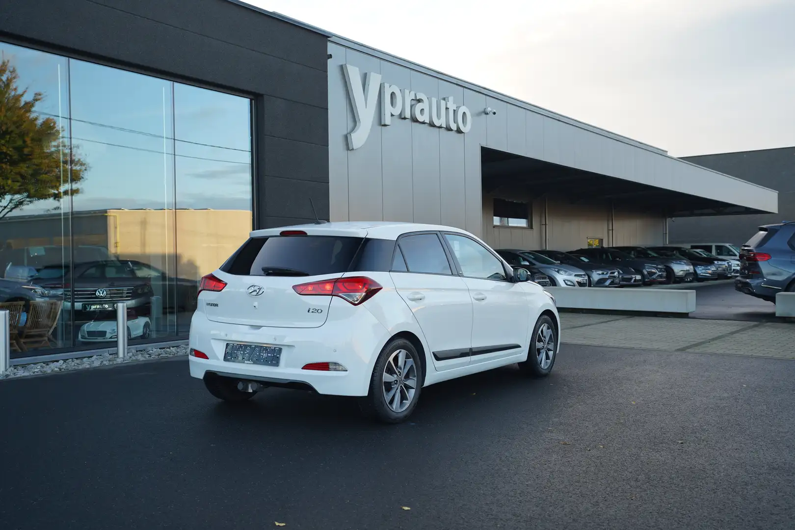 Hyundai i20 i20 1.2 Navi Camera Bluetooth PDC Trekhaak Blanc - 2