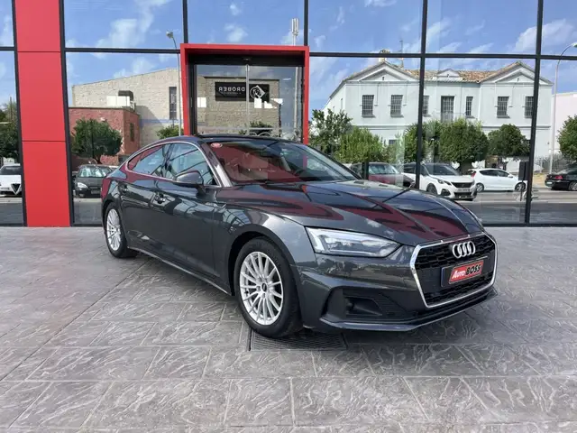 Audi A5 view 4