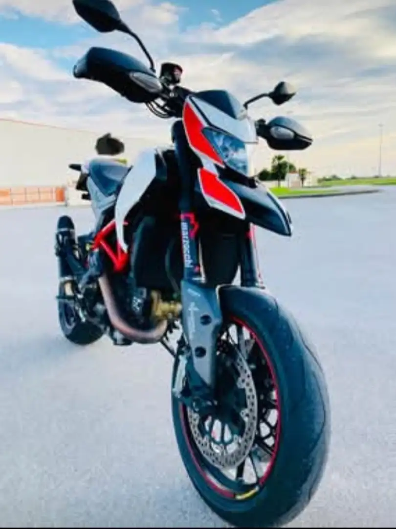 Ducati Hypermotard 821 SP Biały - 1