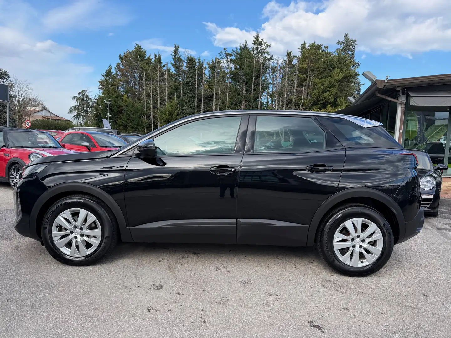 Peugeot 3008 1.5 bluehdi Allure s /C. AUTOM./BELLISSIMA/CARPLAY Schwarz - 2