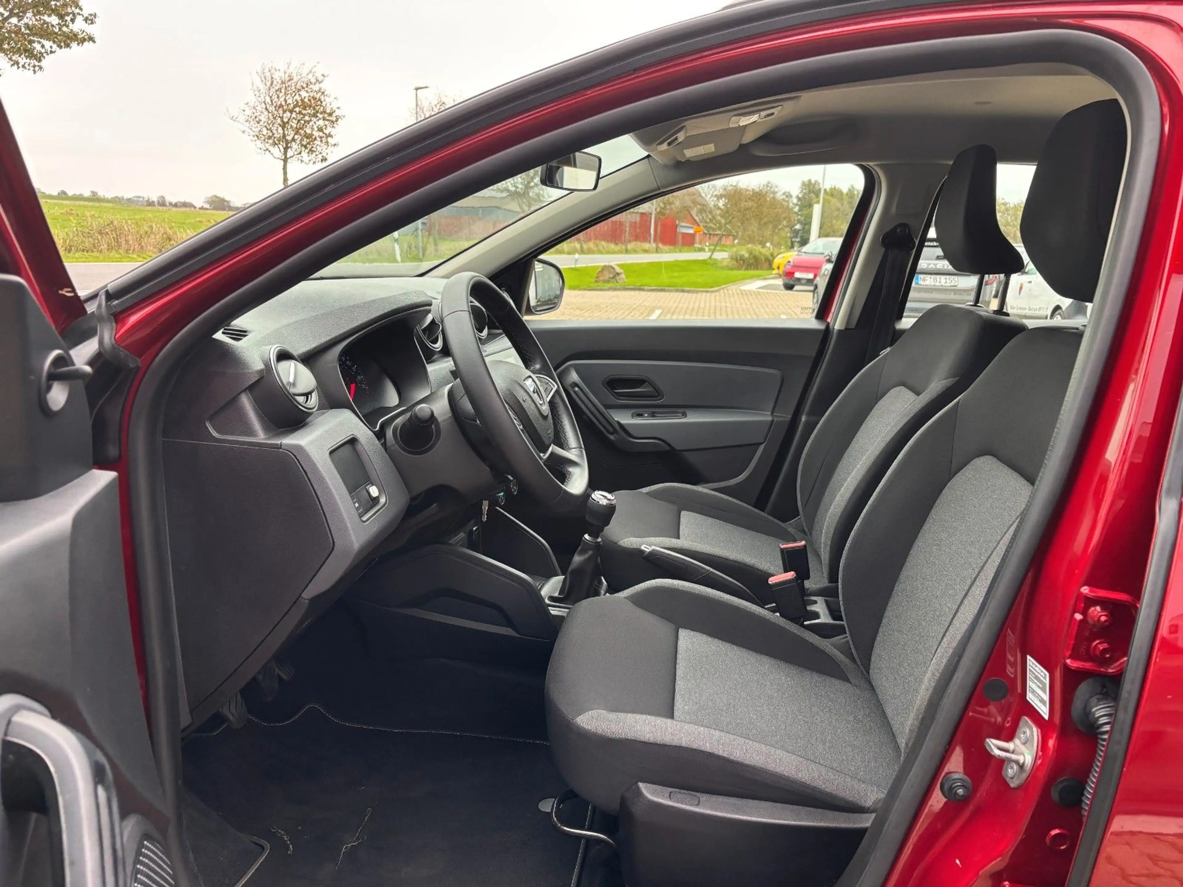 Dacia Duster Essential TCe 100 ECO-G 2WD *WEBASTO* — photo 15