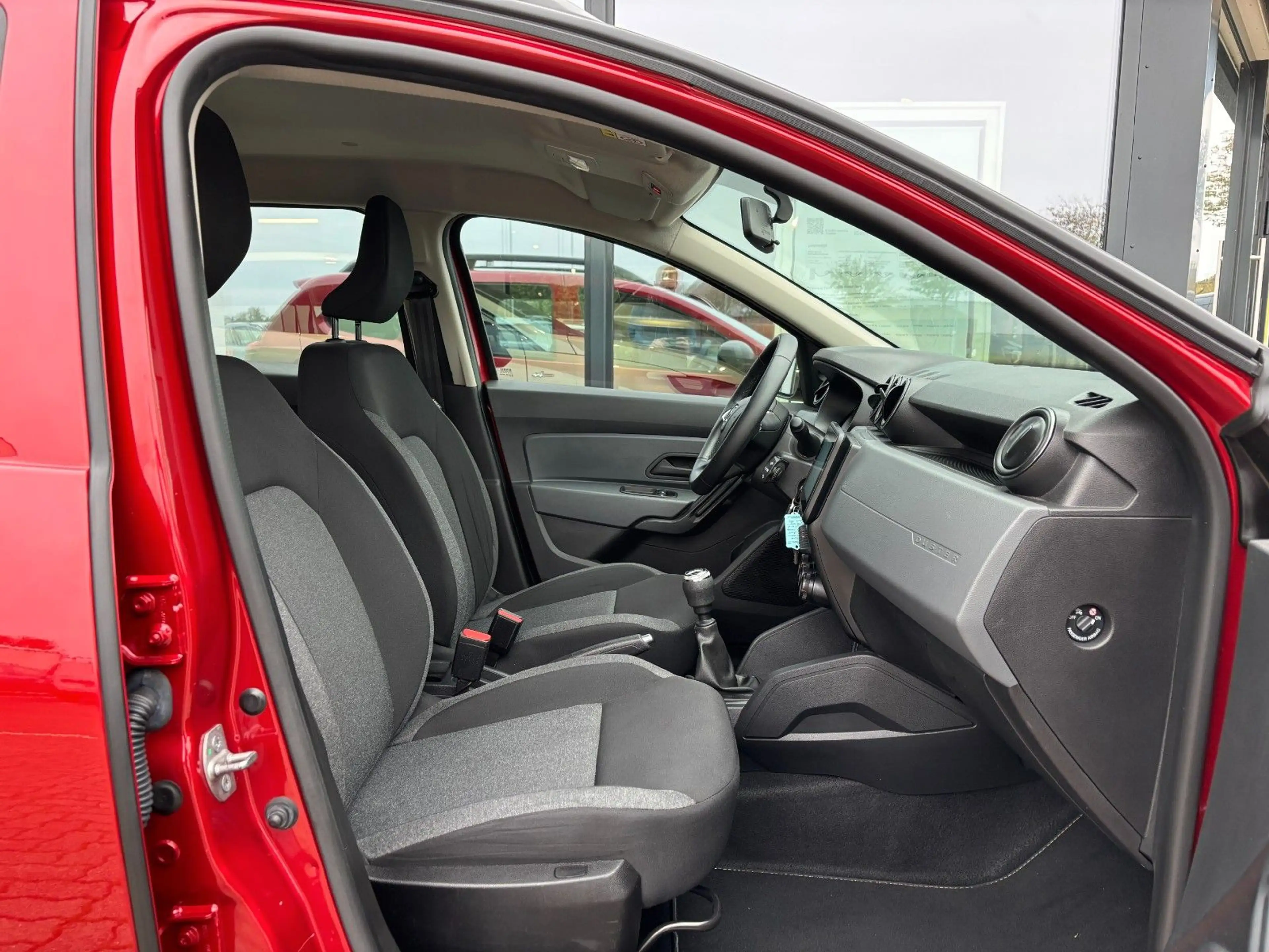 Dacia Duster Essential TCe 100 ECO-G 2WD *WEBASTO* — photo 10