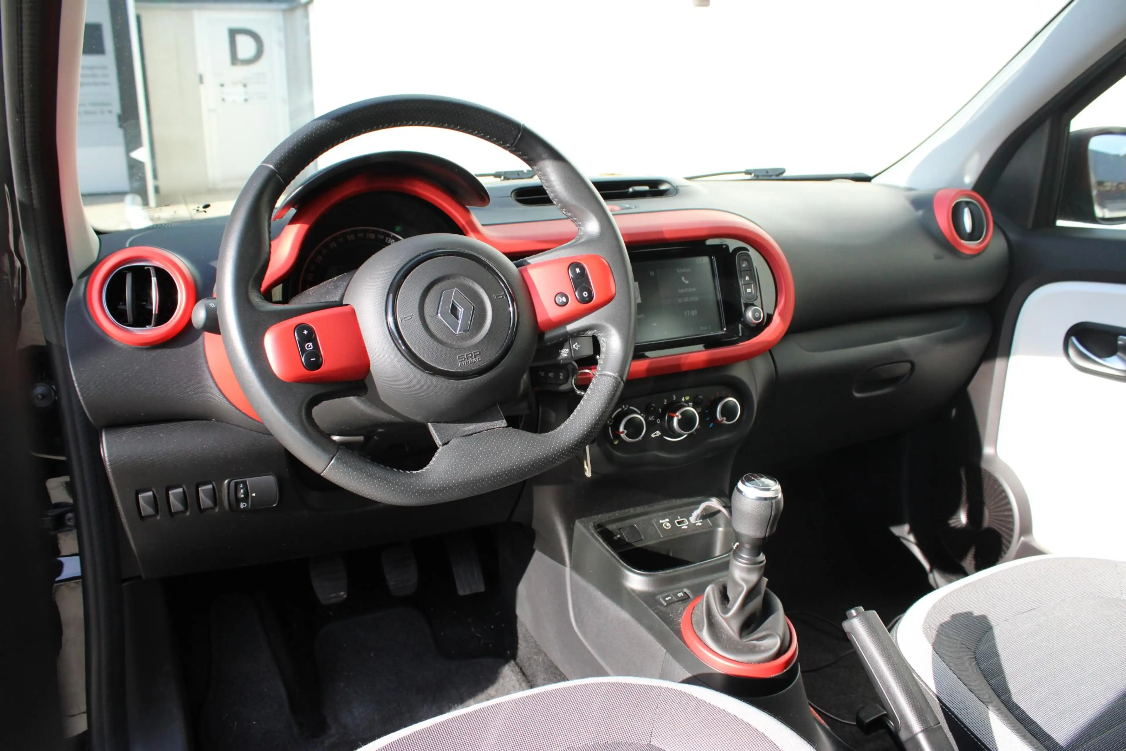 Renault Twingo 1.0 SCe Collection / AIRCO / APPLE CARPLAY / ANDRO — photo 8