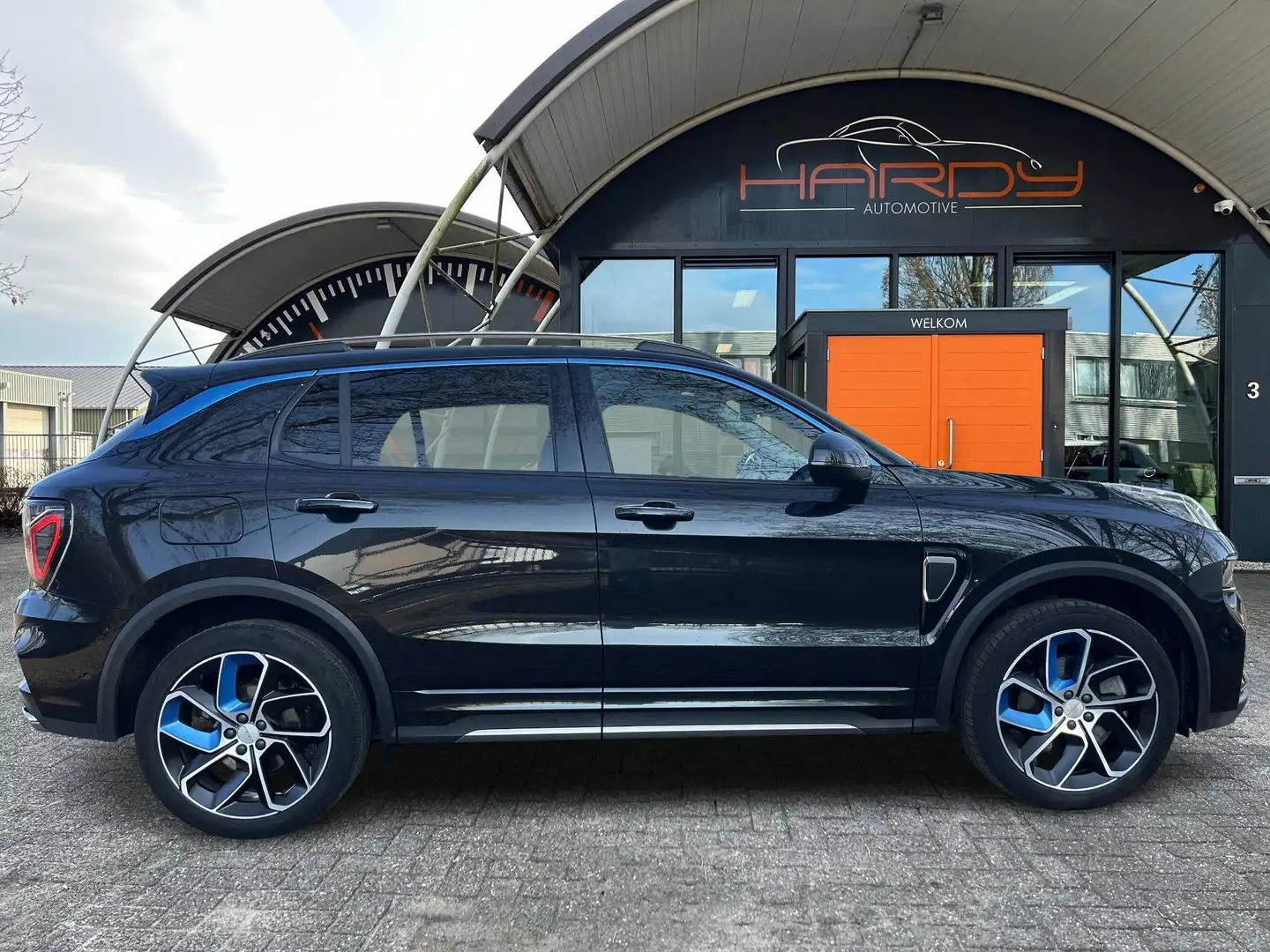 Lynk & Co 01 1.5 Plug in Hybride NL-Auto Dealer Onderhouden Rij Schwarz - 2