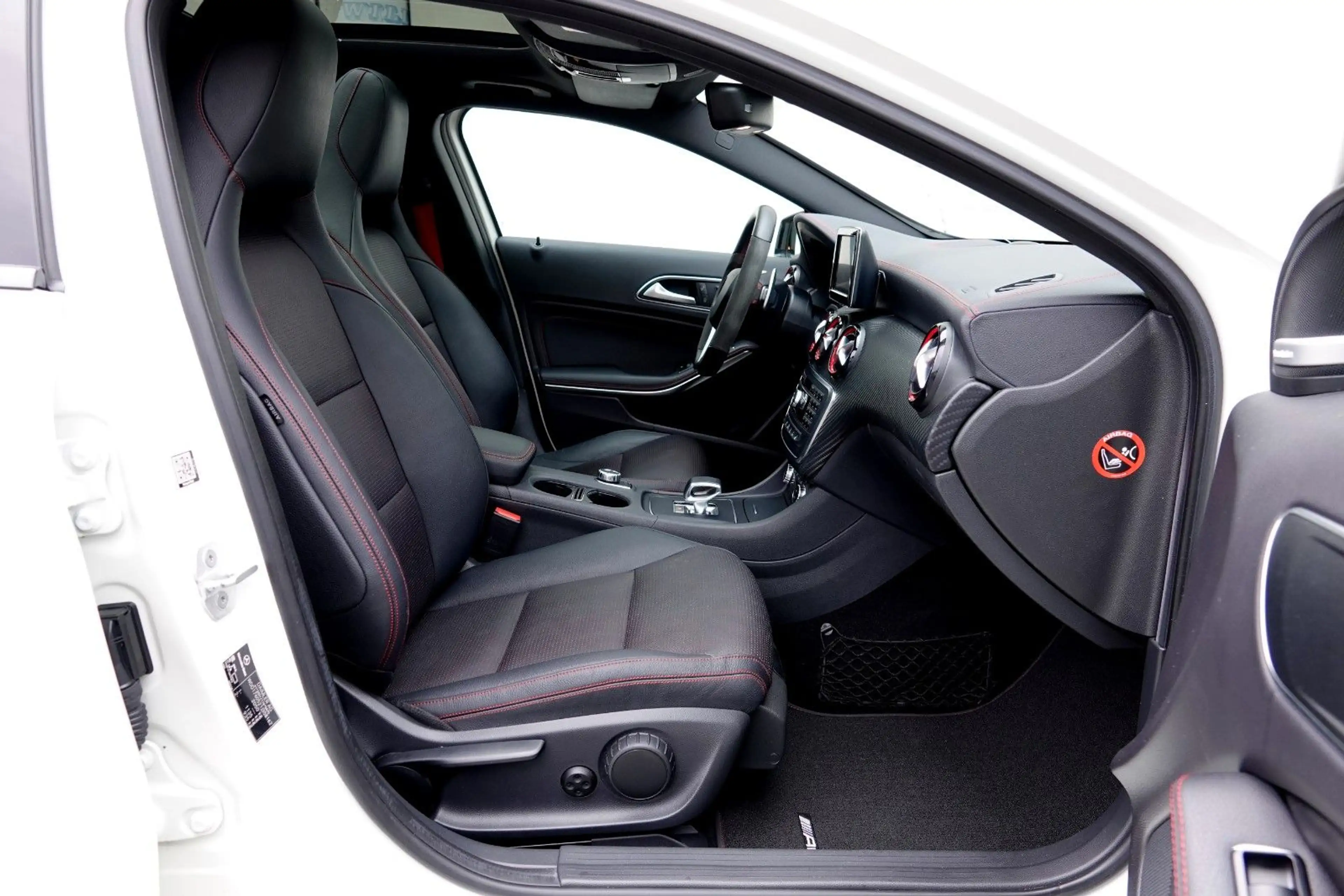 Mercedes-Benz A 45 AMG A45 AMG 4Matic *BLACK EDITION* EXCLUSIV PAKET* — photo 9