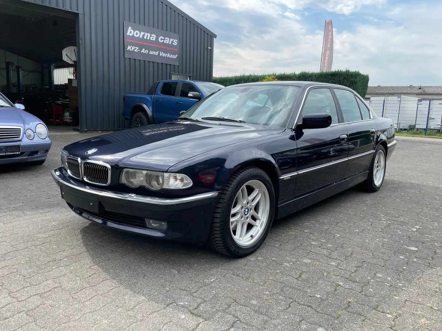 BMW 740 7er 740d 1.Hand Scheckheftgepflegt Navi Leder Xen. Blau - 2
