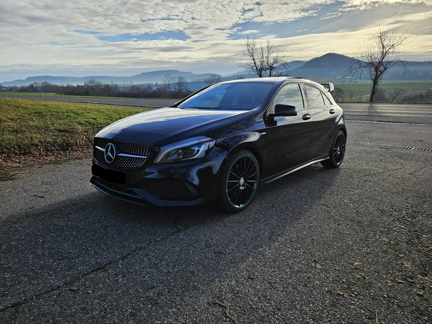 Mercedes-Benz A 250 Sport 4Matic 7G-DCT Motorsport Edition AMG Line Schwarz - 1