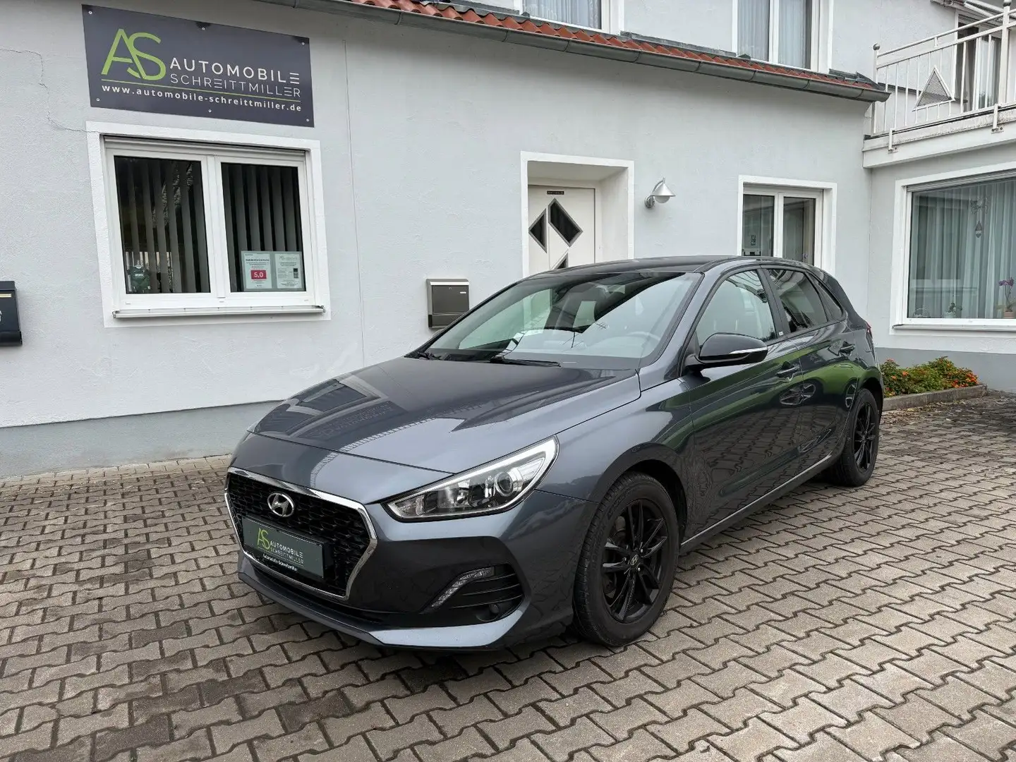 Hyundai i30 1.4 T YES! SHZ NAVI CARPLAY ALU PDC HI CAM Grau - 1