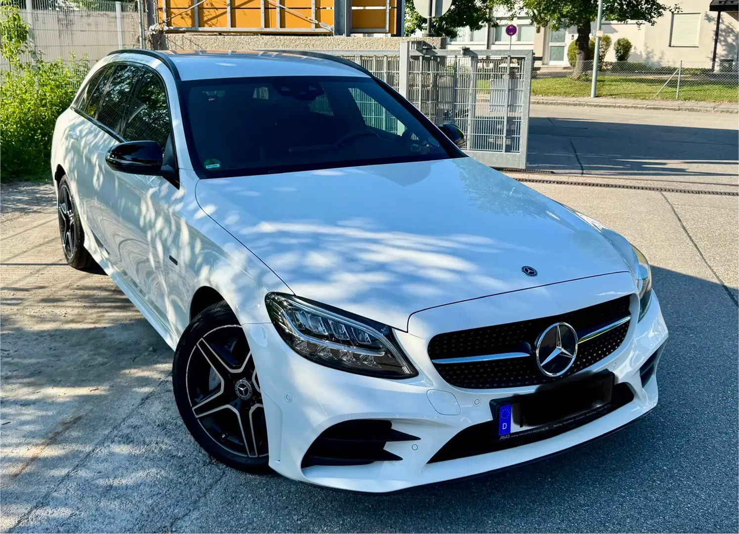 Mercedes-Benz C 300 de T 9G-TRONIC AMG Line mit Batterie Zertifikat Weiß - 1