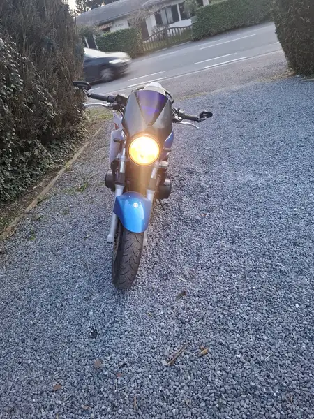 Kawasaki ZR - 7 - foto 2